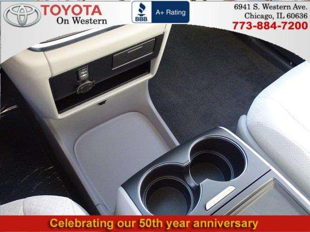 2017 Toyota Sienna LE